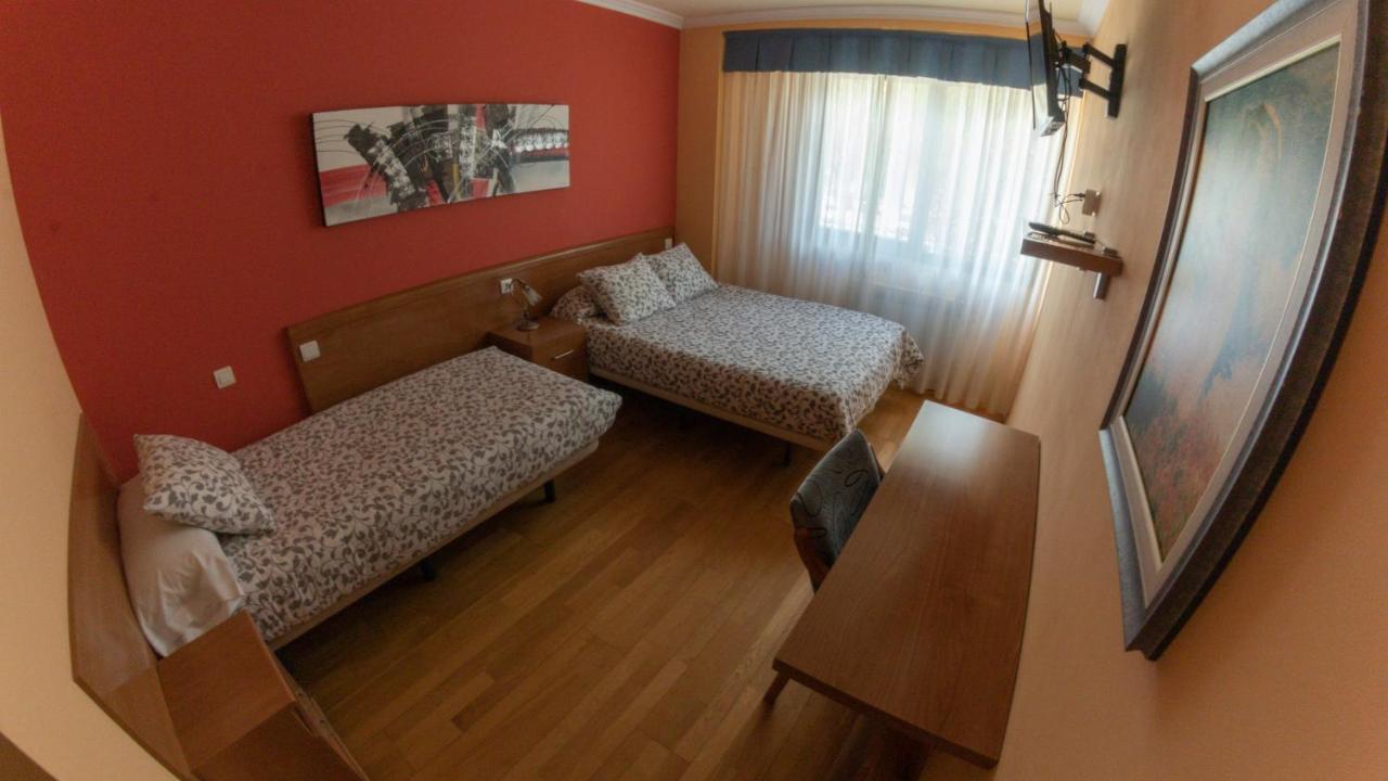 Hostal Santiago 2 Burgo Екстериор снимка
