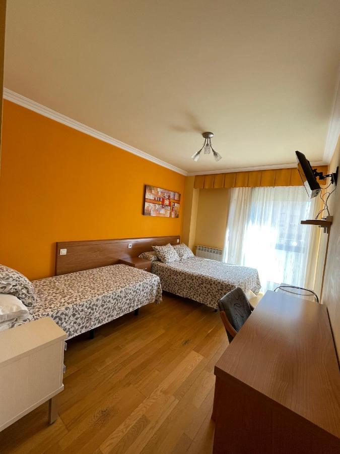 Hostal Santiago 2 Burgo Екстериор снимка