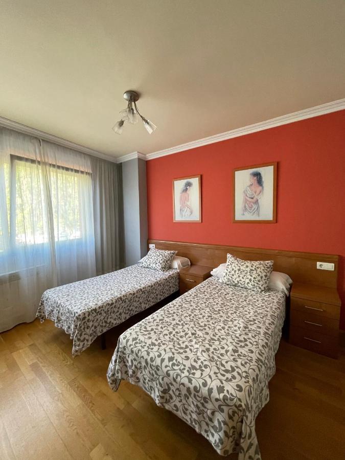 Hostal Santiago 2 Burgo Екстериор снимка