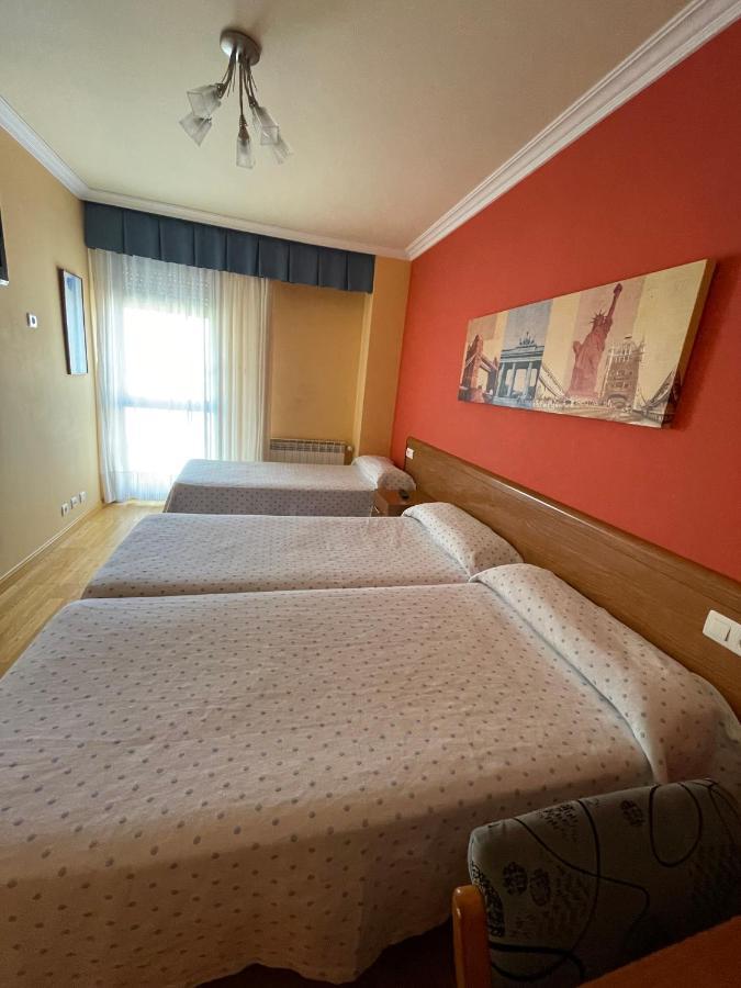 Hostal Santiago 2 Burgo Екстериор снимка