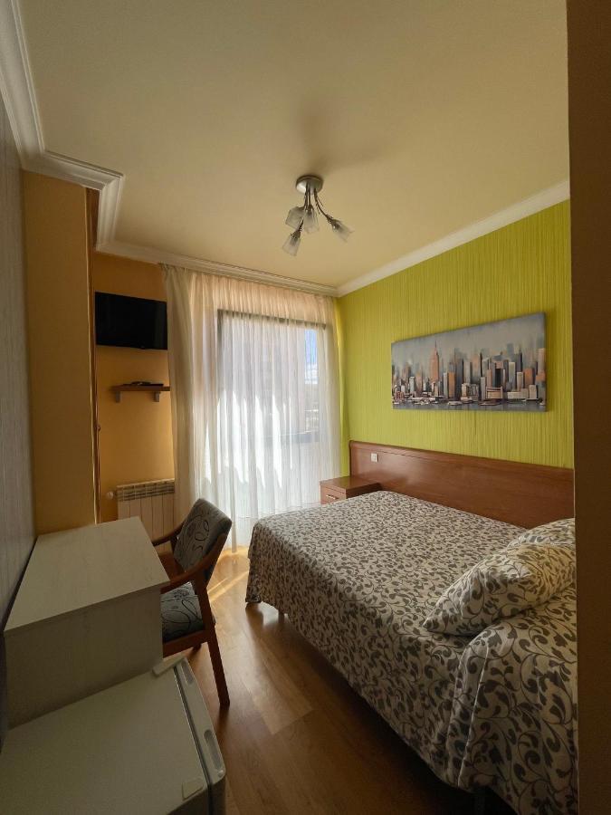 Hostal Santiago 2 Burgo Екстериор снимка