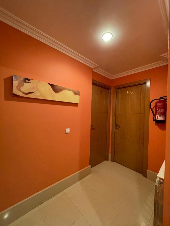 Hostal Santiago 2 Burgo Екстериор снимка