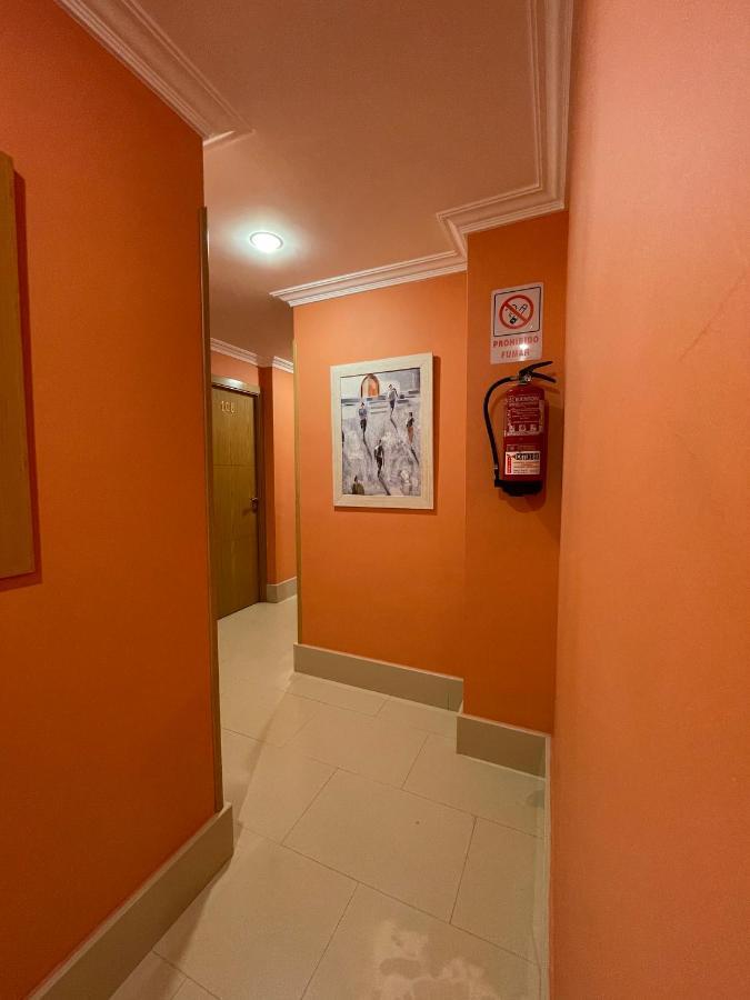 Hostal Santiago 2 Burgo Екстериор снимка