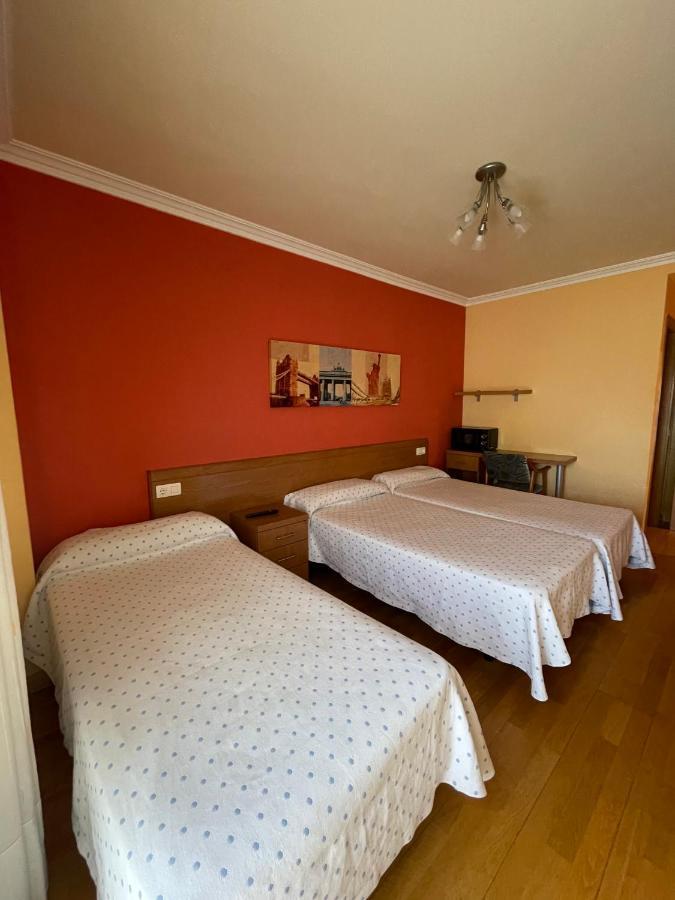 Hostal Santiago 2 Burgo Екстериор снимка