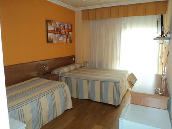 Hostal Santiago 2 Burgo Екстериор снимка