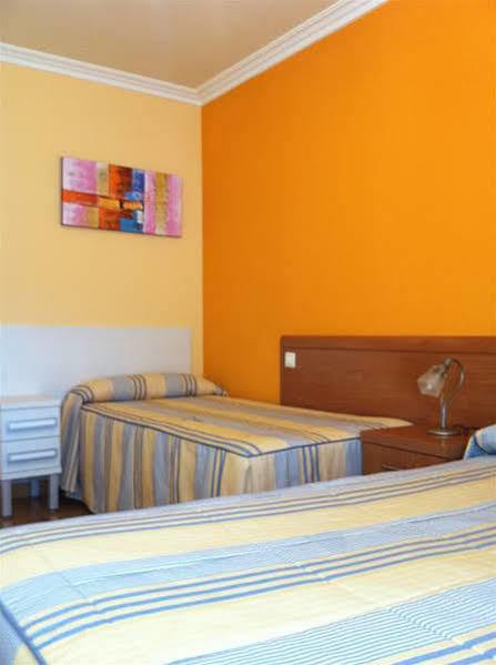 Hostal Santiago 2 Burgo Екстериор снимка