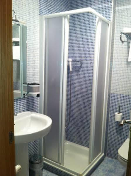 Hostal Santiago 2 Burgo Екстериор снимка